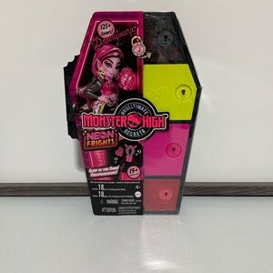 Monster High®: Skulltimate Secrets Neon Frights Draculaura™ Doll w/Locker-New